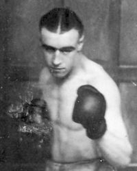 Albert Holding boxer