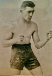 Tony Lyons boxer