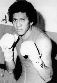 Ernesto Espana boxer