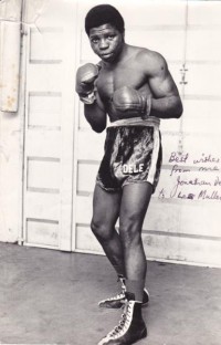 Jonathan Dele boxer