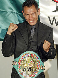 Isaac Bustos boxer