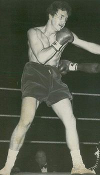 Mike Baker boxer