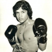 Vicente Mijares boxer