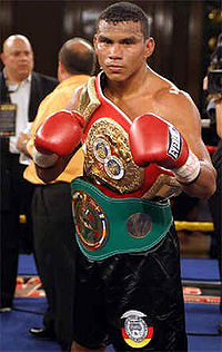 Juan Urango boxer