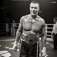 Leif Larsen boxer