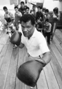 Oscar Rivadeneyra boxer