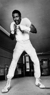 Larry Bonds boxer