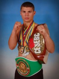 Vasyl Klyusa boxer