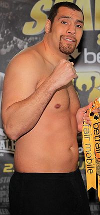 Derric Rossy boxer