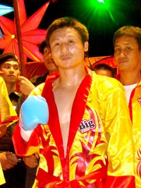 Surasak Makordae boxer