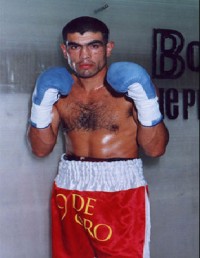 Jose Alberto Clavero boxer