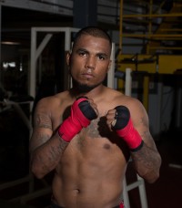 James De la Rosa boxer