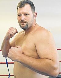 Donovan Luff boxer