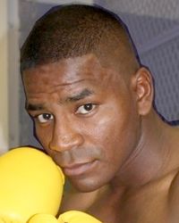 Marcus Oliveira boxer