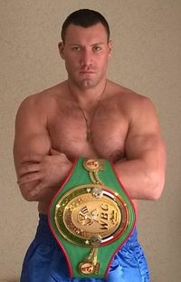 Maxim Maslov boxer