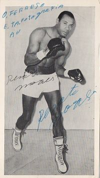 Renato Moraes boxer