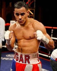 Edgar Santana boxer