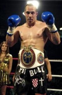 Marko Benzon boxer