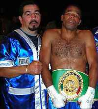 Robert Campos boxer