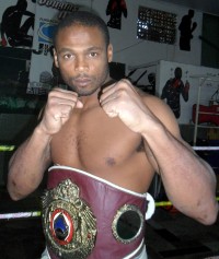 Julio Cesar Dos Santos boxer