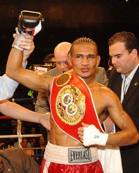 Luis Alberto Perez boxer