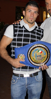 Samuele Esposito boxer