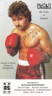 Niyazi Aytekin boxer
