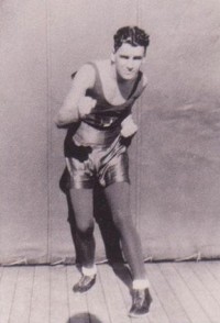 Laurie Stevens boxer