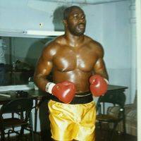 Melton Bowen boxer