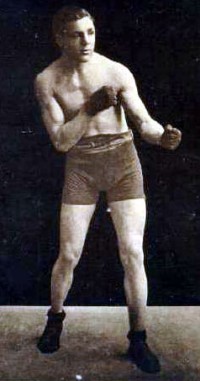 Gus Platts boxer