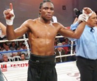 Roamer Alexis Angulo boxer