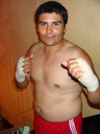 Carlos Alberto Suarez boxer