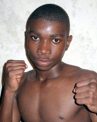 Issa Nampepeche boxer
