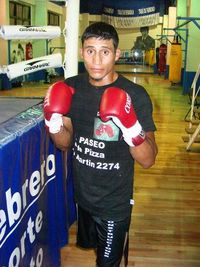 Cesar Hernan Reynoso boxer