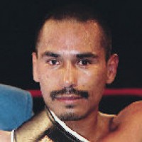 Oscar Andrade boxer