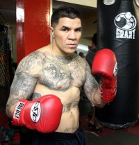 Armando Robles boxer