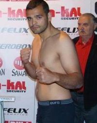 Csaba Faur boxer