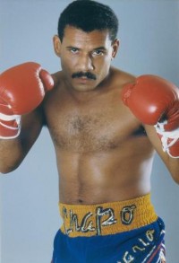 Edwin Rosario boxer
