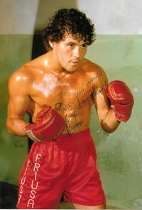 Jose Luis Vicho boxer