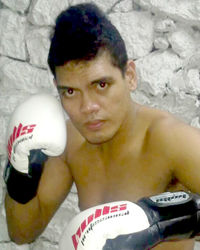 Arben Escayo boxer