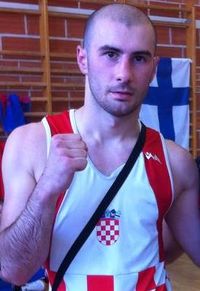 Luka Leskovic boxer