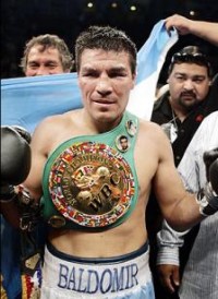 Carlos Manuel Baldomir boxer