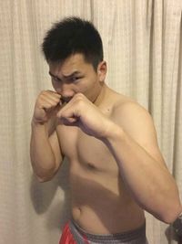 Zi Yue Lyu boxer