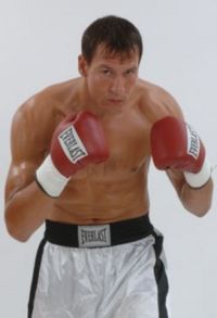 Amin Asikainen boxer