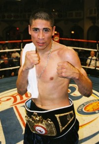 Jose Armando Santa Cruz boxer