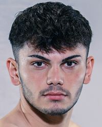 Adam Amkhadov boxer