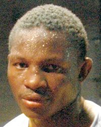 Adama Osumanu boxer
