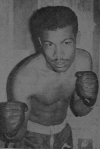 Adolfo Osses boxer
